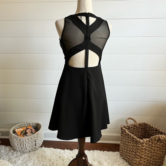 Black Aline Mesh Inset Dress Size Medium NWT - Picture 3 of 15